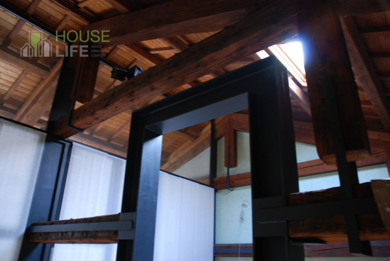 THIENE: VENDESI IMMOBILE A REDDITO con attività ben avviata. EURO 163.000 Per informazioni 0445.5...