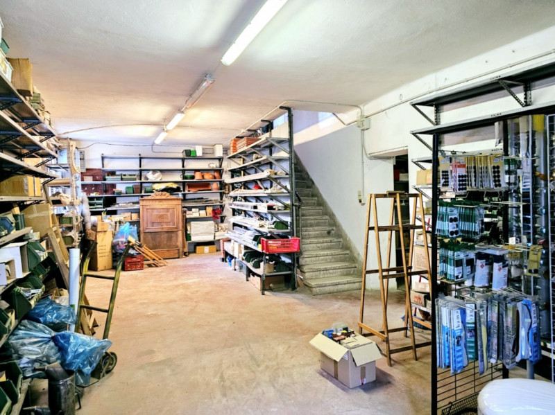 In un palazzetto storico del centro di Monselice, nella bellissima Piazza Giuseppe Mazzini, propo...