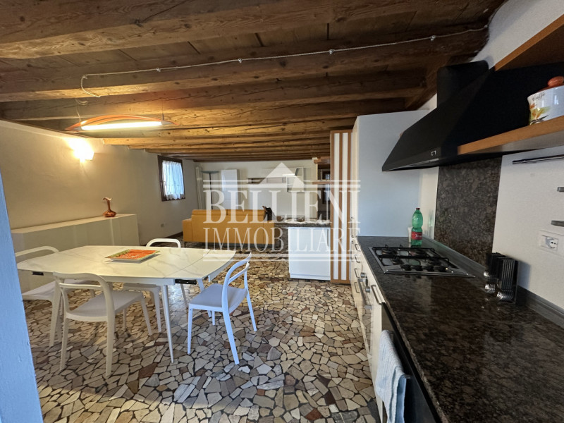 Corso Fogazzaro: Fuori dalla zona a traffico limitato e in posizione comoda a tutti i servizi e n...