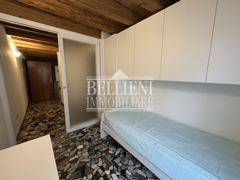 Corso Fogazzaro: Fuori dalla zona a traffico limitato e in posizione comoda a tutti i servizi e n...