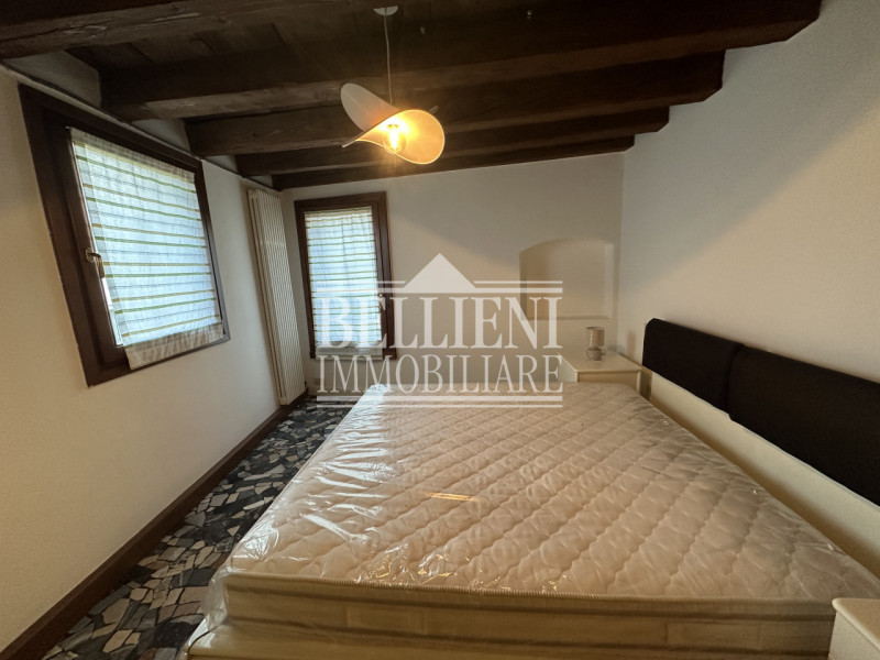 Corso Fogazzaro: Fuori dalla zona a traffico limitato e in posizione comoda a tutti i servizi e n...