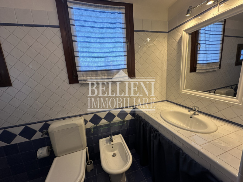 Corso Fogazzaro: Fuori dalla zona a traffico limitato e in posizione comoda a tutti i servizi e n...