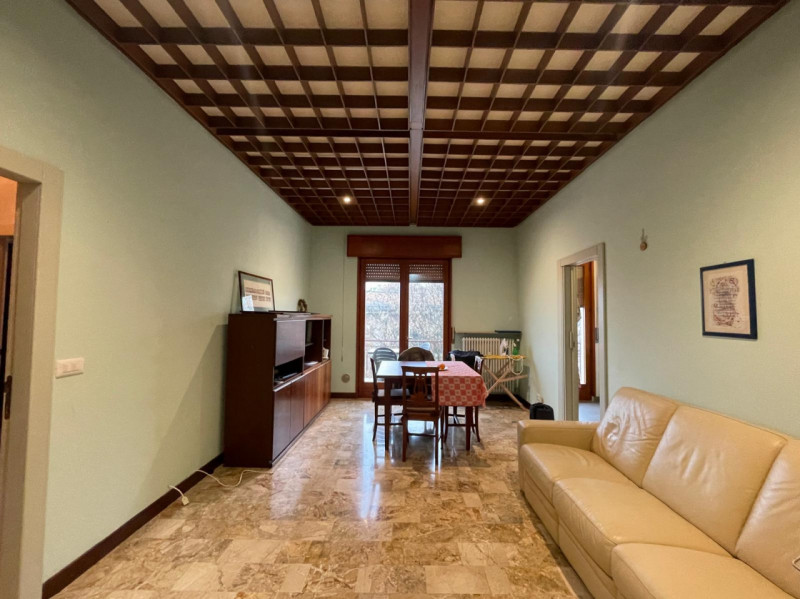 UBICAZIONE E CONTESTO
Grazioso trilocale situato nel cuore del centro storico, in posizione strat...