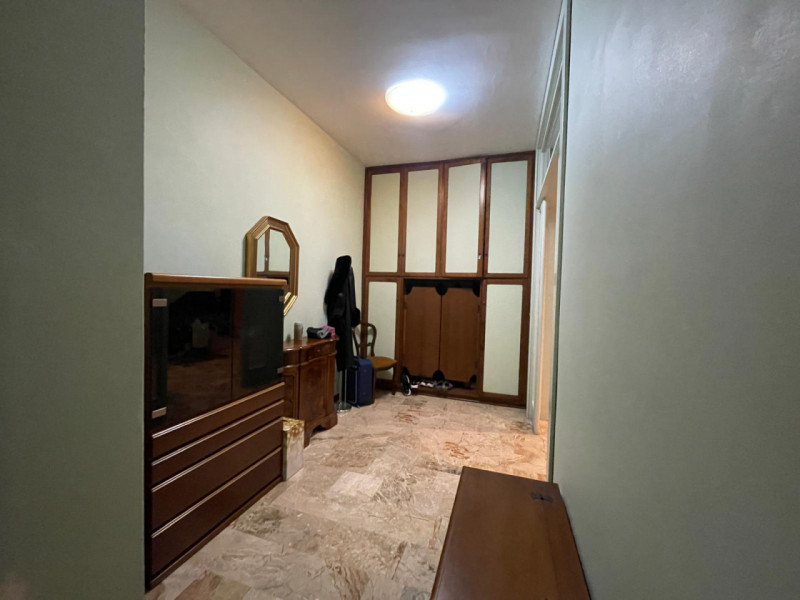 UBICAZIONE E CONTESTO
Grazioso trilocale situato nel cuore del centro storico, in posizione strat...