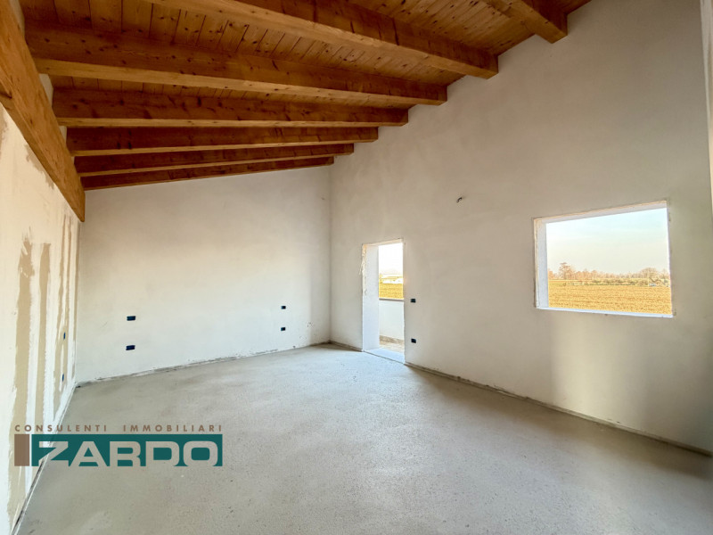 Rif. C-235 NE (per info 350 5383983 | Giacomo)

In una zona tranquilla di Altivole, immersa nel v...