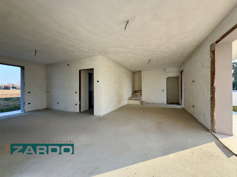 Rif. C-235 NE (per info 350 5383983 | Giacomo)

In una zona tranquilla di Altivole, immersa nel v...