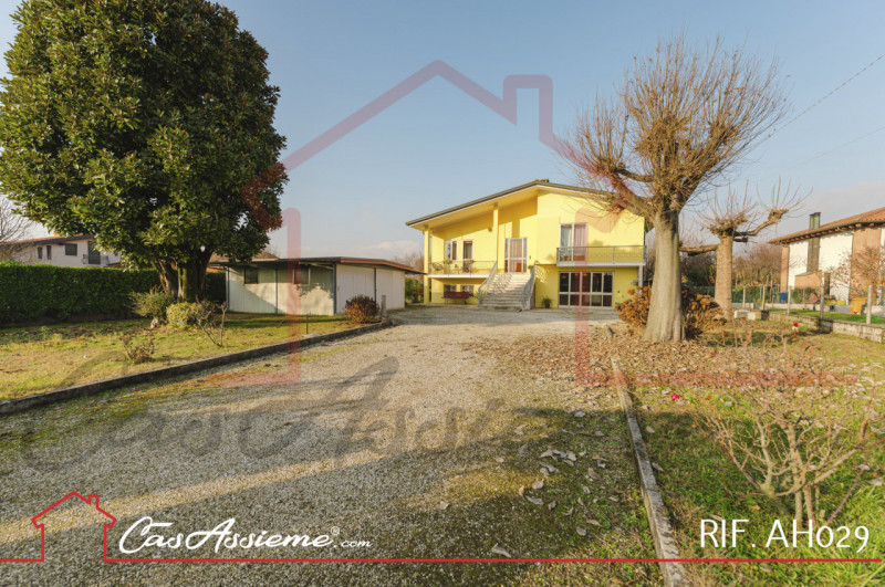Rif. AH029
NOSTRA ESCLUSIVA
A pochi minuti dal centro di Castelfranco Veneto proponiamo in vendit...