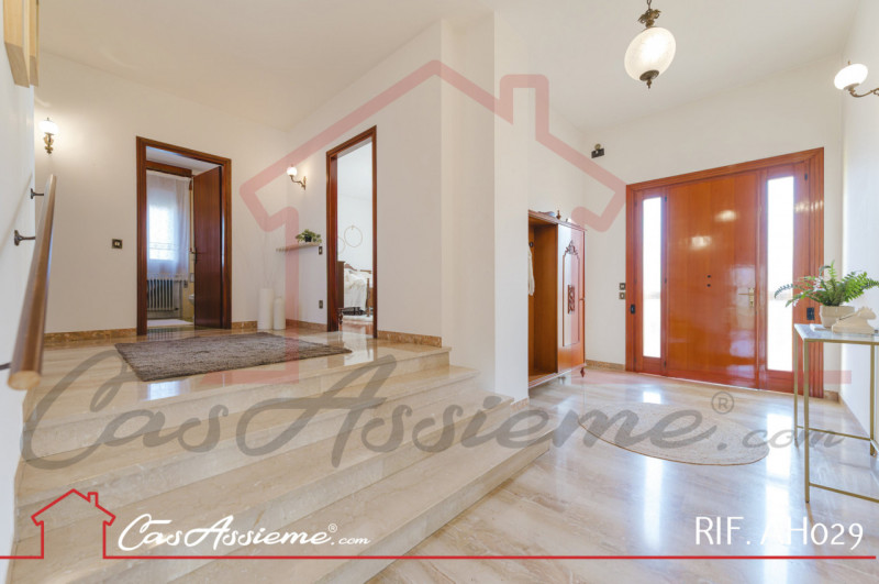 Rif. AH029
NOSTRA ESCLUSIVA
A pochi minuti dal centro di Castelfranco Veneto proponiamo in vendit...