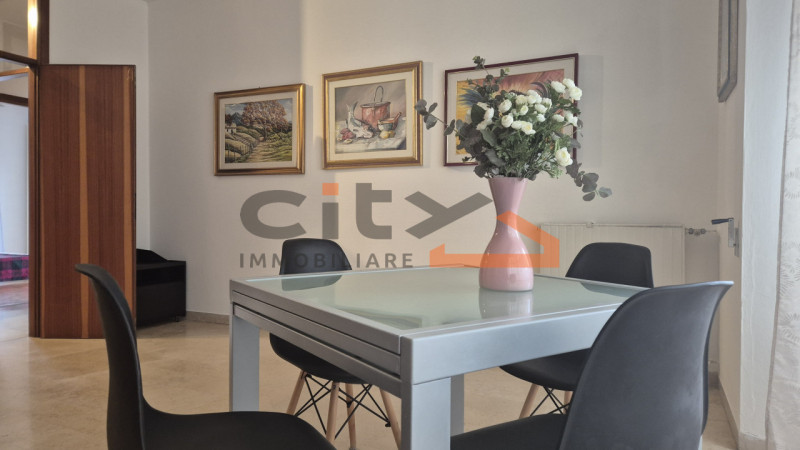 In Viale Venezia, in posizione comoda e strategica, a pochi minuti dal centro di Bassano del Grap...