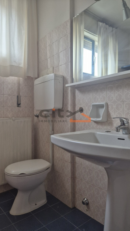 In Viale Venezia, in posizione comoda e strategica, a pochi minuti dal centro di Bassano del Grap...