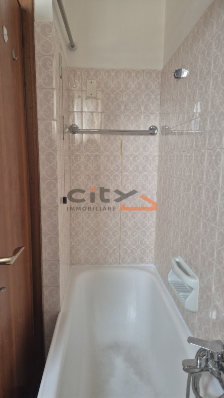 In Viale Venezia, in posizione comoda e strategica, a pochi minuti dal centro di Bassano del Grap...