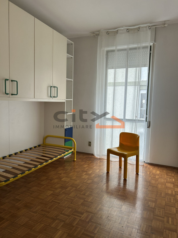 In Viale Venezia, in posizione comoda e strategica, a pochi minuti dal centro di Bassano del Grap...