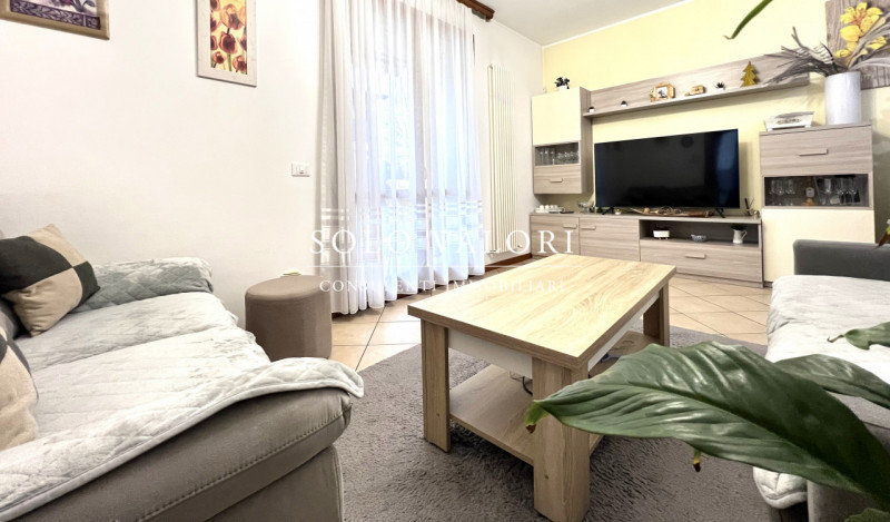 Rif. A908 (per informazioni 338 9387816 Matteo) 

Proponiamo appartamento al piano terra, con due...