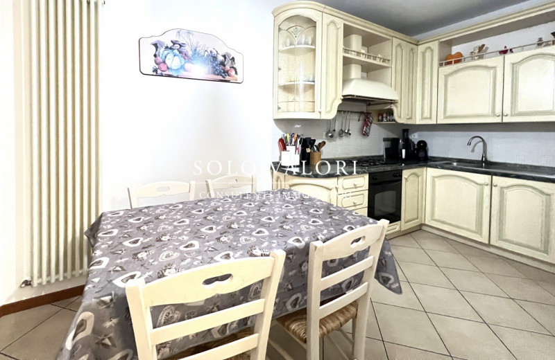 Rif. A908 (per informazioni 338 9387816 Matteo) 

Proponiamo appartamento al piano terra, con due...