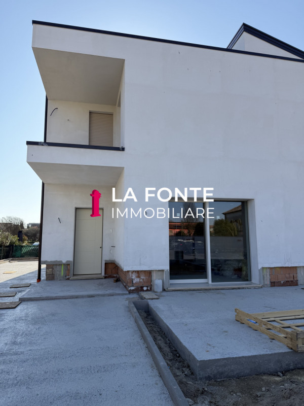 PERAROLO DI VIGONZA - BIFAMILIARE con Bonus Ristrutturazione. L’immobile, sviluppato su due livel...