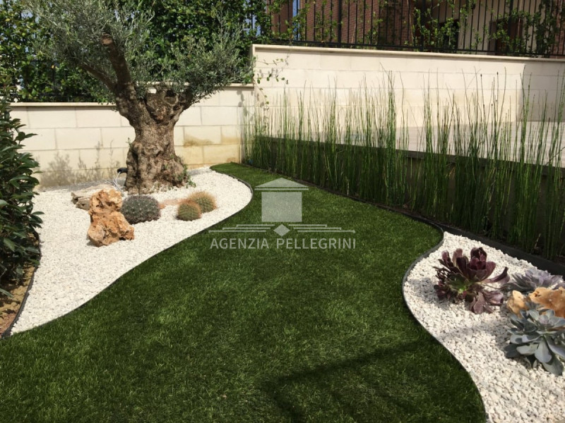 OSPEDALETTO, a circa 3,5 km dal Ponte degli Angeli, proponiamo bicamere ristrutturato in palazzin...