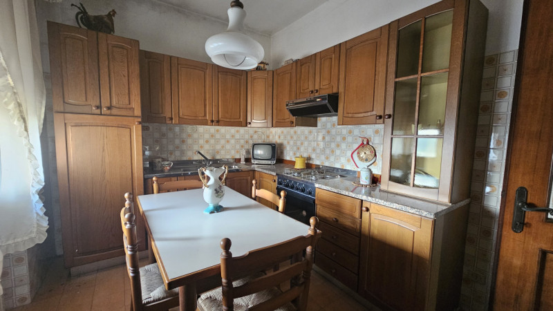 Nel comune di Bovolenta, al confine con Polverara, proponiamo casa singola con ampi spazi esterni...