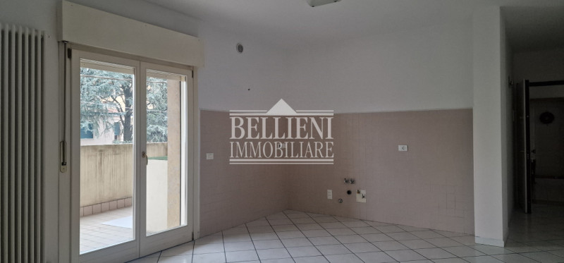 ZONA SAN BORTOLO - Proponiamo in vendita graziosa soluzione al piano primo, con terrazza abitabil...