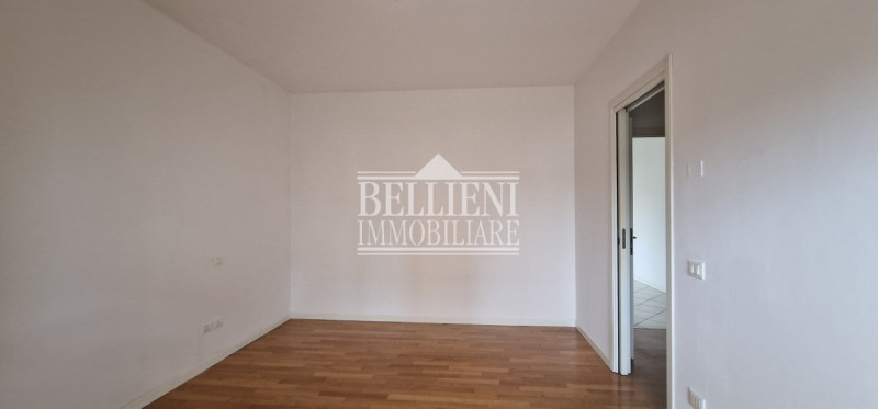 ZONA SAN BORTOLO - Proponiamo in vendita graziosa soluzione al piano primo, con terrazza abitabil...