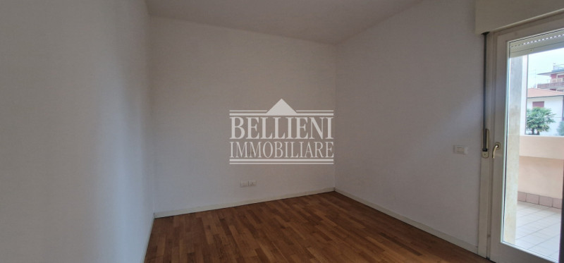 ZONA SAN BORTOLO - Proponiamo in vendita graziosa soluzione al piano primo, con terrazza abitabil...