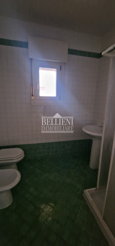 ZONA SAN BORTOLO - Proponiamo in vendita graziosa soluzione al piano primo, con terrazza abitabil...