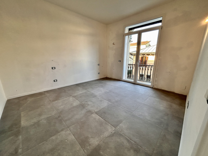 Se cerchi un angolo esclusivo a pochi passi dal centro storico di Vicenza, questo elegante appart...