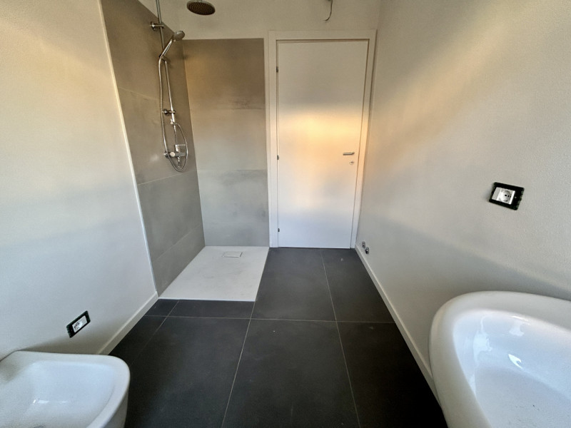 Se cerchi un angolo esclusivo a pochi passi dal centro storico di Vicenza, questo elegante appart...