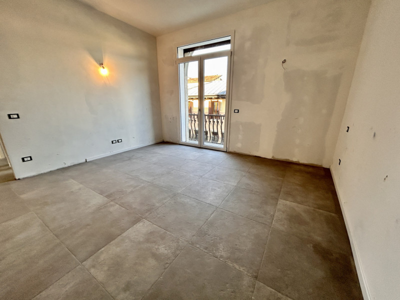 Se cerchi un angolo esclusivo a pochi passi dal centro storico di Vicenza, questo elegante appart...