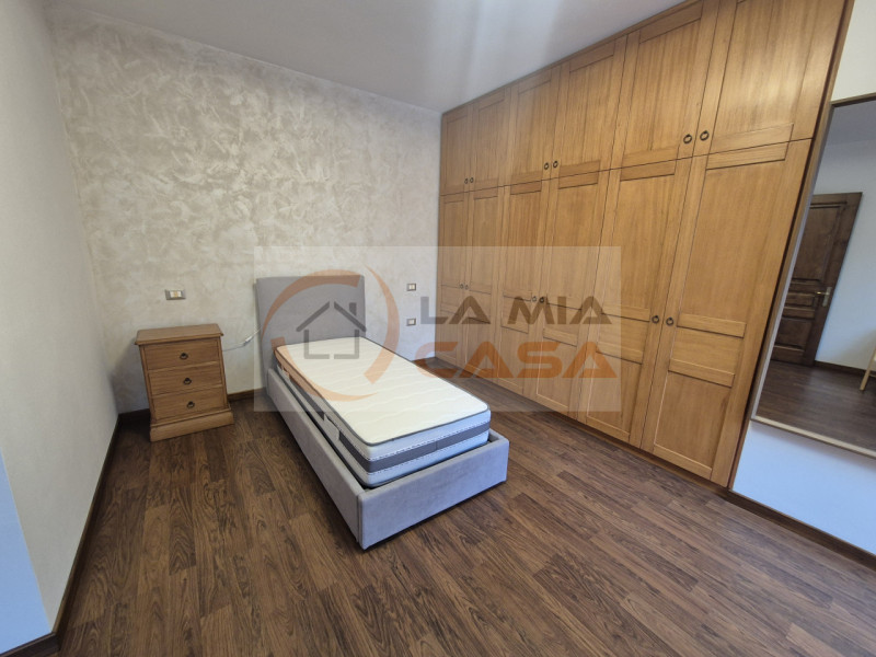 Il presente annuncio è rivolto a persone con contratto di lavoro a tempo indeterminato e referenz...