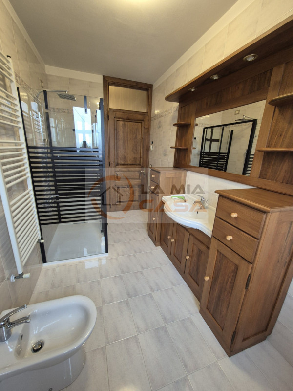 Il presente annuncio è rivolto a persone con contratto di lavoro a tempo indeterminato e referenz...