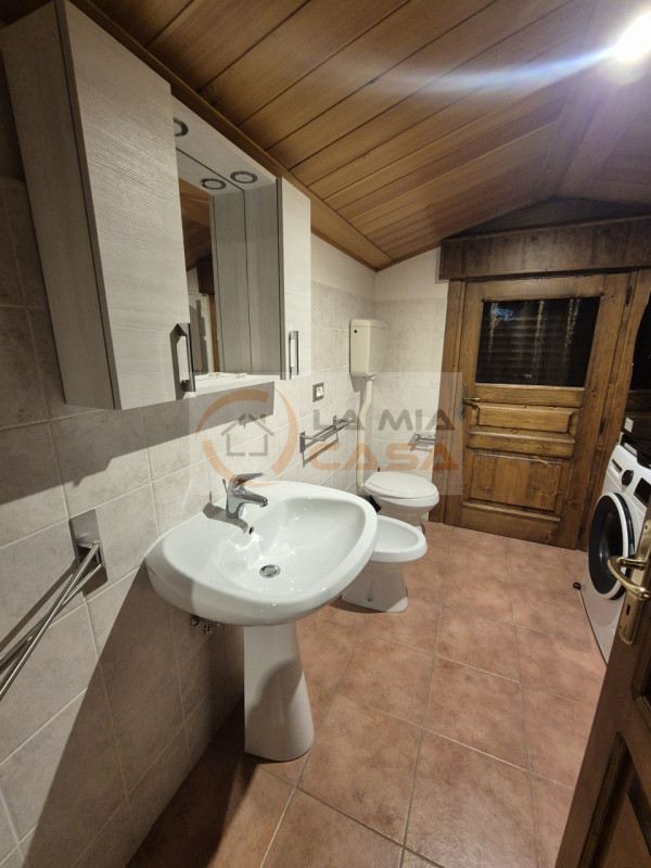 Il presente annuncio è rivolto a persone con contratto di lavoro a tempo indeterminato e referenz...