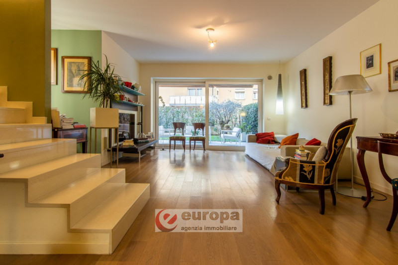 VICENZA semicentro, in zona "VILLA BERICA", a due passi da Corso Padova e chiesa Sant'Andrea, si ...