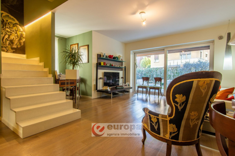 VICENZA semicentro, in zona "VILLA BERICA", a due passi da Corso Padova e chiesa Sant'Andrea, si ...