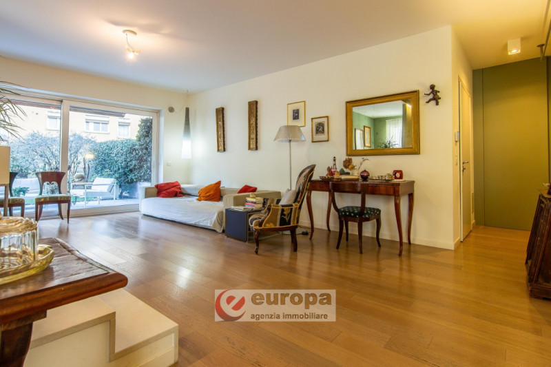 VICENZA semicentro, in zona "VILLA BERICA", a due passi da Corso Padova e chiesa Sant'Andrea, si ...