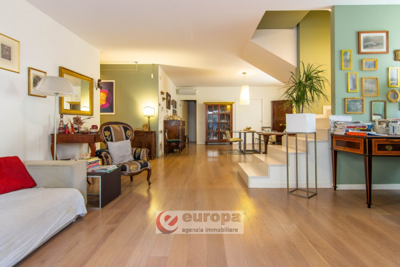 VICENZA semicentro, in zona "VILLA BERICA", a due passi da Corso Padova e chiesa Sant'Andrea, si ...