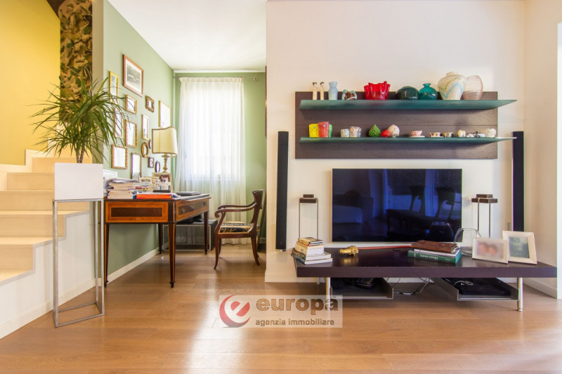 VICENZA semicentro, in zona "VILLA BERICA", a due passi da Corso Padova e chiesa Sant'Andrea, si ...