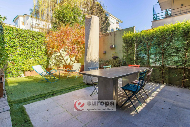 VICENZA semicentro, in zona "VILLA BERICA", a due passi da Corso Padova e chiesa Sant'Andrea, si ...