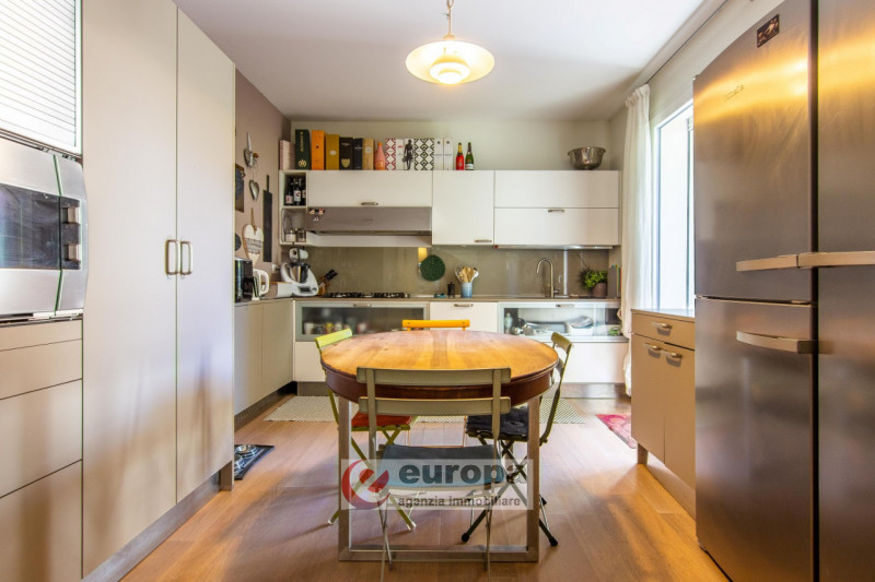 VICENZA semicentro, in zona "VILLA BERICA", a due passi da Corso Padova e chiesa Sant'Andrea, si ...