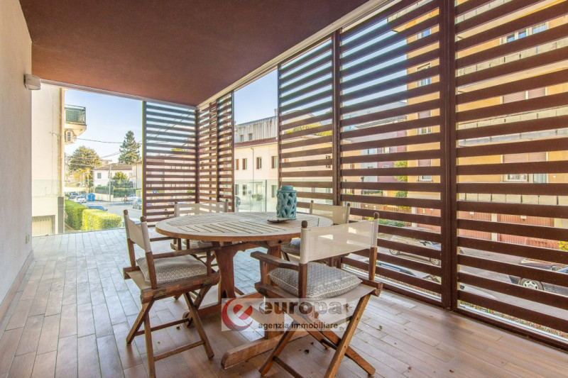 VICENZA semicentro, in zona "VILLA BERICA", a due passi da Corso Padova e chiesa Sant'Andrea, si ...