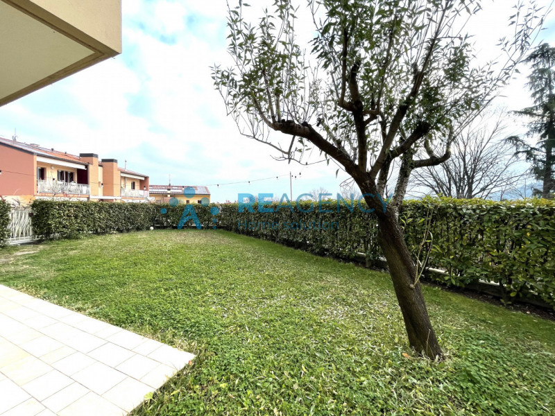 MONTEVIALE CENTRO

Stai cercando un APPARTAMENTO BICAMERE CON GIARDINO E GARAGE DOPPIO?
EURO 255....