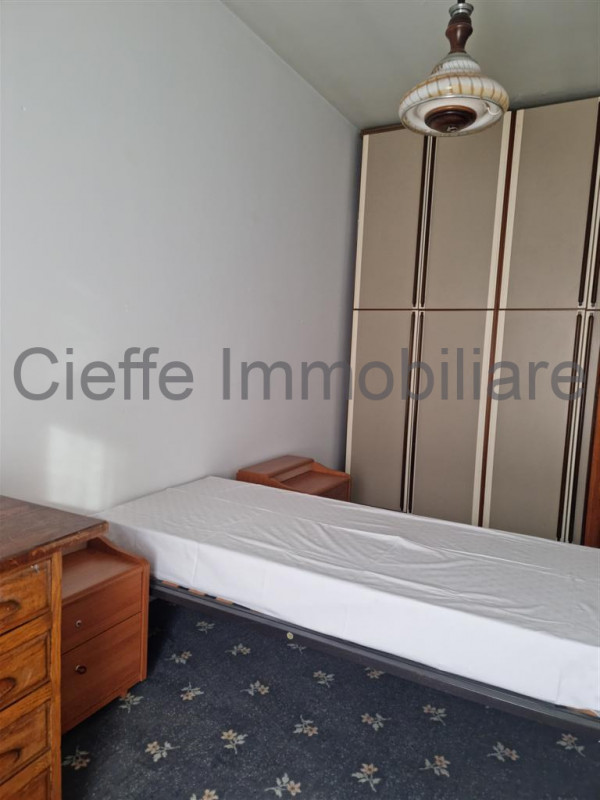 SOLO PER STUDENTE: Affittiamo stanza singola libera in appartamento condiviso con altri 4 RAGAZZI...