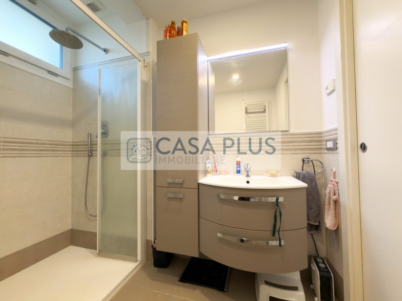 Jesolo, piazza Aurora, a 200 metri dal mare, in un contesto intimo e riservato composto da sole d...