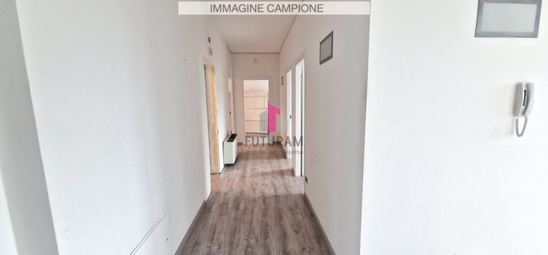 RIF: 123NM - PONTE SAN NICOLO' (PD) - PER INFO 340 335 8378 - 0444/310220


Propongo in vendita u...