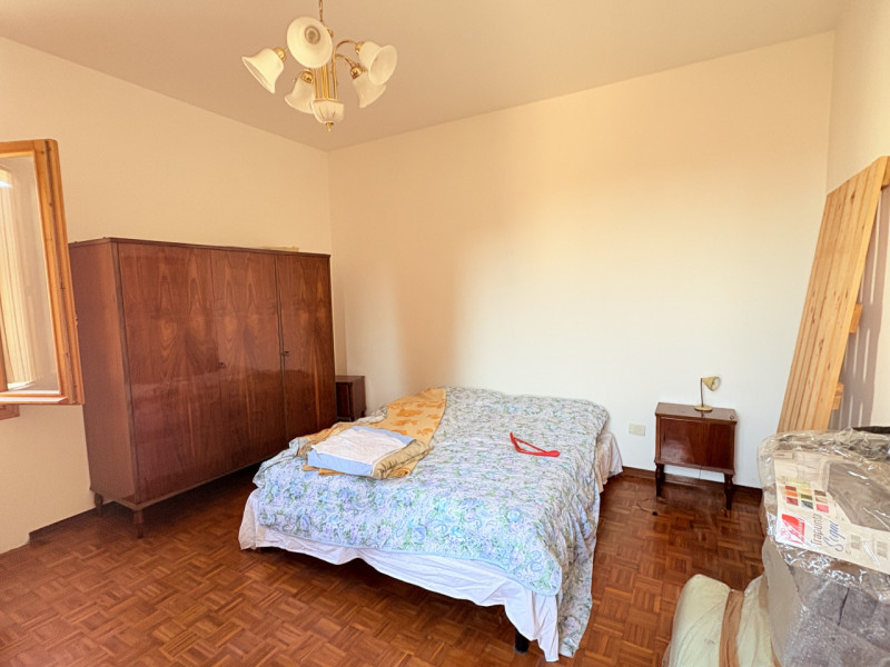 Se desideri vivere in un contesto affascinante e ricco di storia, questa abitazione accostata nel...