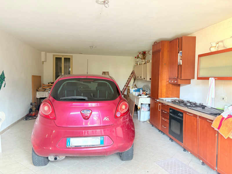 Se desideri vivere in un contesto affascinante e ricco di storia, questa abitazione accostata nel...