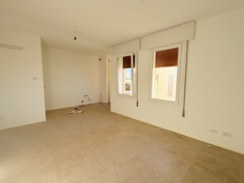 Al secondo e ultimo piano di una palazzina, proponiamo appartamento completamente ristrutturato, ...