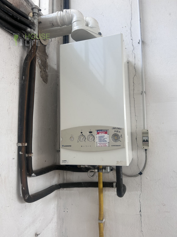 LUGO DI VICENZA: VENDIAMO CAPANNONE ARTIGIANALE / INDUSTRIALE AFFIANCATO da un lato di mq 650 cir...