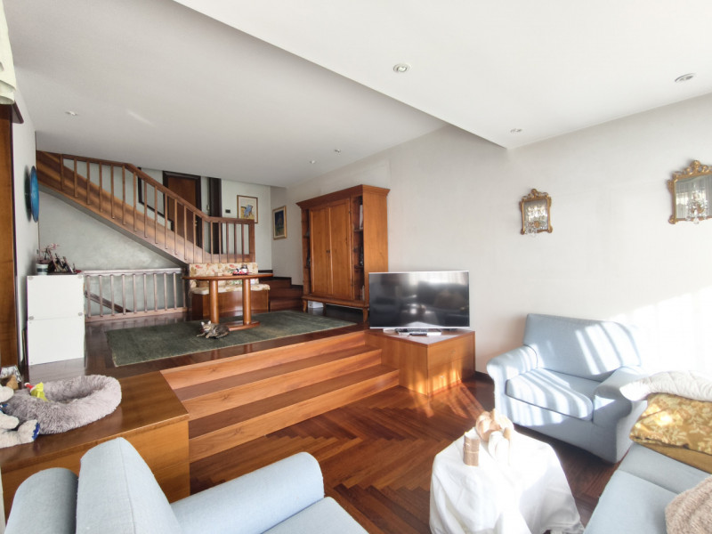 Ubicata in quartiere di prestigio a Montegrotto Terme, proponiamo in esclusiva questa porzione di...