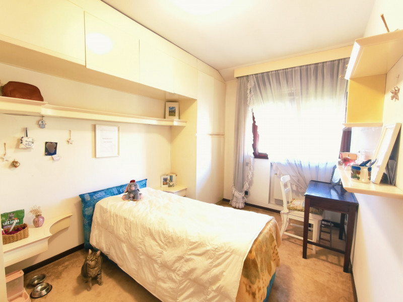 Ubicata in quartiere di prestigio a Montegrotto Terme, proponiamo in esclusiva questa porzione di...