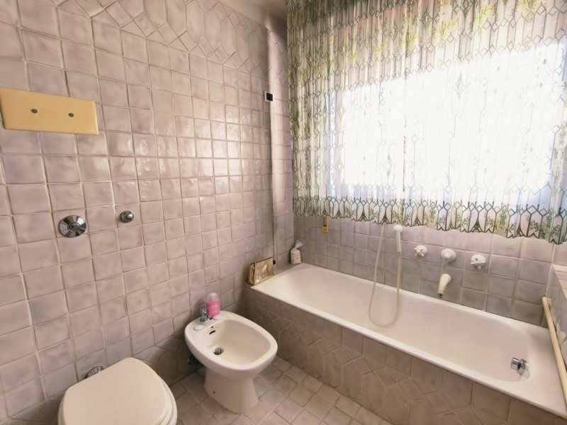 Ubicata in quartiere di prestigio a Montegrotto Terme, proponiamo in esclusiva questa porzione di...